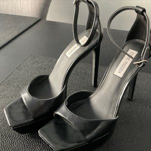 *PREOWNED* Steve Madden Scorch Black Platform Heels